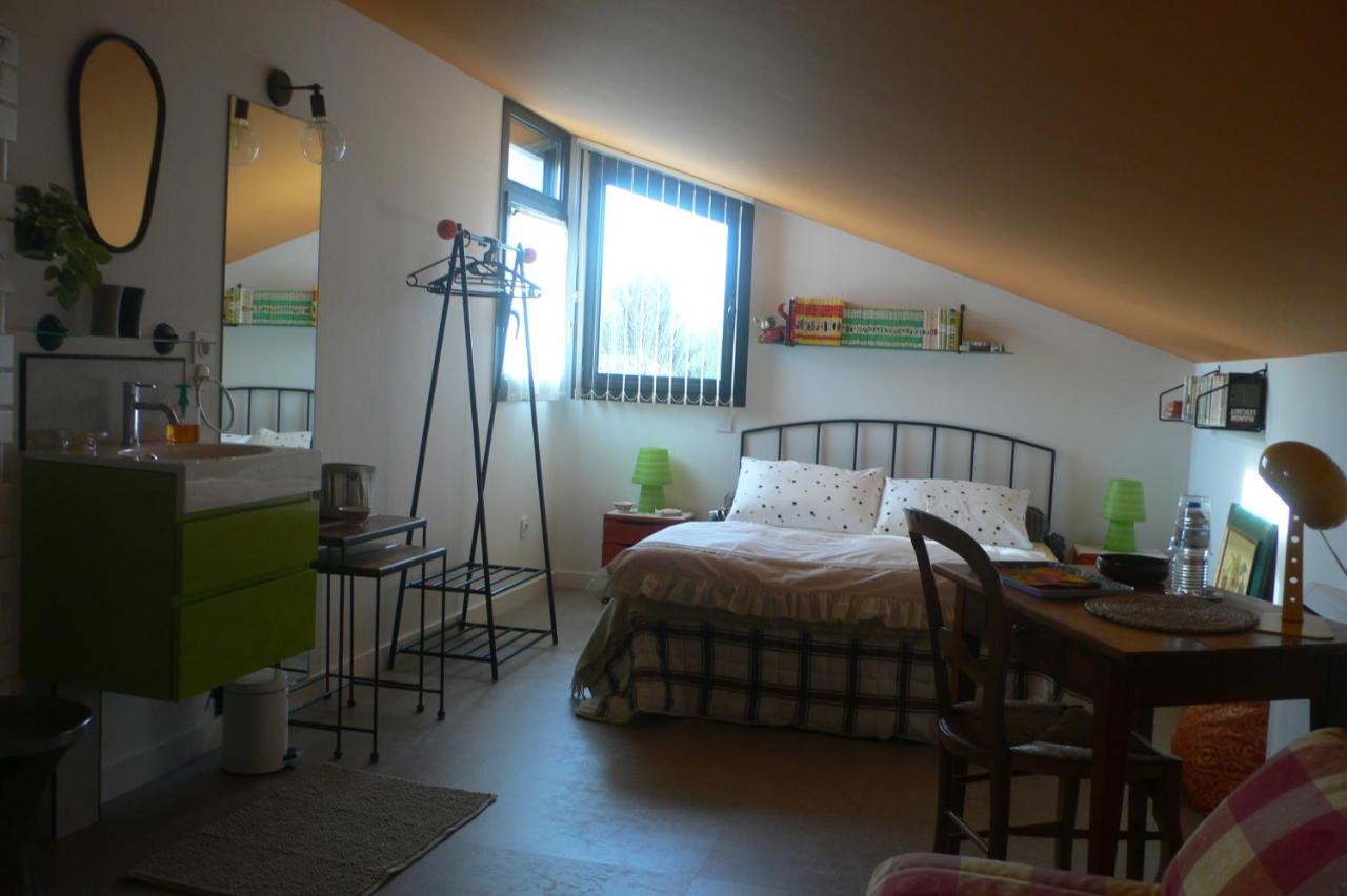 Hotel Les Kiwis Saint-Yrieix-sur-Charente Exterior foto