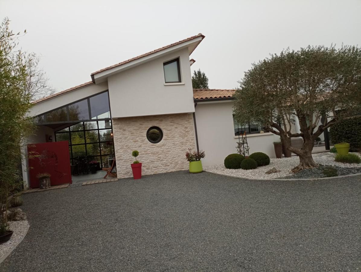 Hotel Les Kiwis Saint-Yrieix-sur-Charente Exterior foto